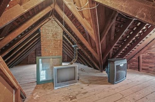 34 Webb Rd, Middletown NY 10940-6535 exterior