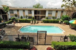 6815 Academy St, Houston TX  77025-1051 exterior