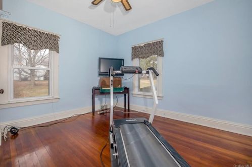 108 Rdg Rd, Valley Cottage NY 10989-2465 exterior