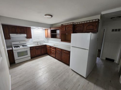 10405 Hobkirk Dr, Saint Louis MO 63137-3748 exterior