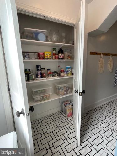 6131 Erdrick St, Philadelphia PA 19135-3516 exterior