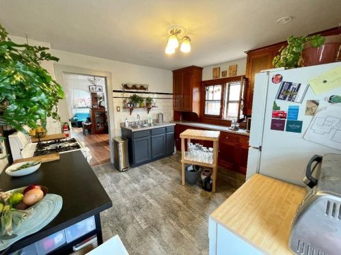 3433 Burrell St, Milwaukee WI 53207-3345 exterior