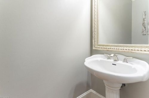 16 Middlefield Ct, Greensboro NC  27455-2257 exterior