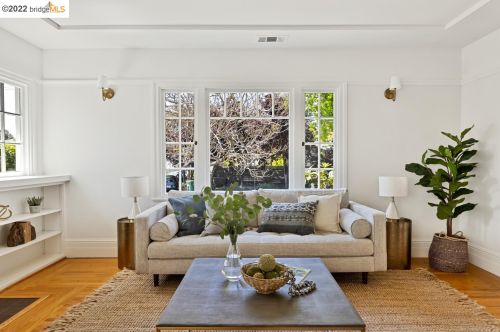 1614 Capistrano Ave, Berkeley CA 94707-1803 exterior