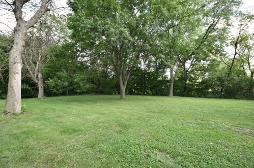 1736 Lawn Ave, Milwaukee WI 53209-5137 exterior