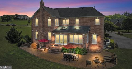 17675 Tobermory Pl, Leesburg VA 20175-7053 exterior