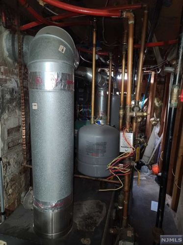 620 Madison Ave, Paterson NJ 07524-2729 exterior