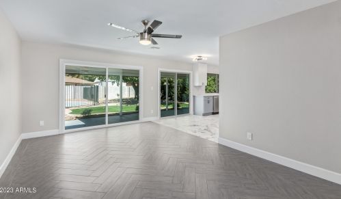 10838 38 St, Phoenix AZ 85018-5830 exterior