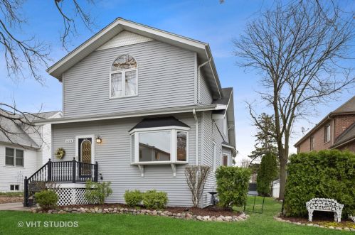 639 Hillside Ave, Elmhurst, IL 60126-4246