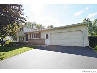 39 Davy Dr, Rochester, NY 14624-1346