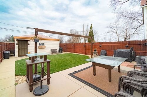 10006 Indiana Ave, Chicago IL 60628-2126 exterior