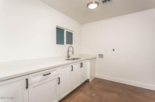 4735 24 St, Phoenix AZ 85016-4837 exterior