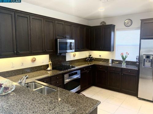 2972 Bella Dr, Concord, CA 94519-2680