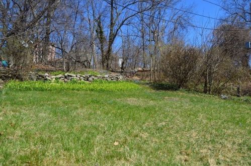 4 Maxwell Ct, Worcester MA 01607-1016 exterior