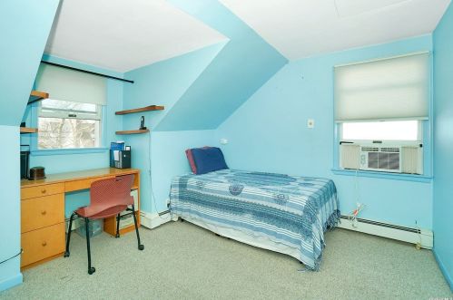 145 Chester St, Valley Stream NY 11580-4210 exterior