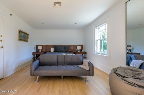 2 Kemble St, Lenox MA 01240-2816 exterior