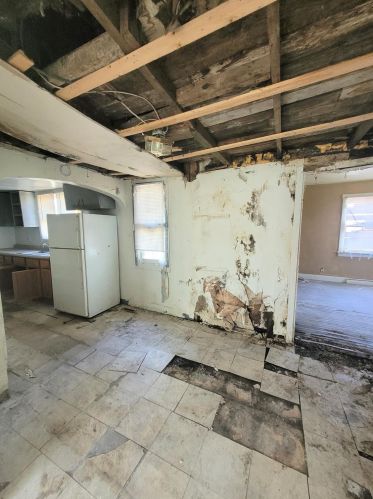 1362 Chase St, Gary IN 46404-2057 exterior