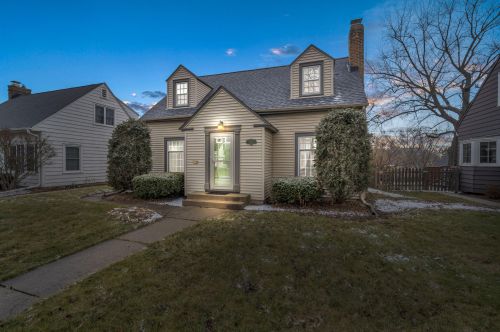 3019 90th St, Milwaukee, WI 53222-4614