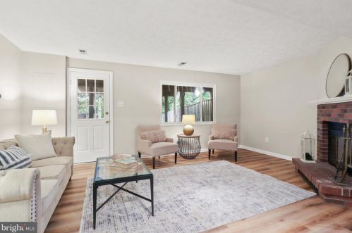 6023 Chicory Pl, Alexandria VA 22310-1795 exterior