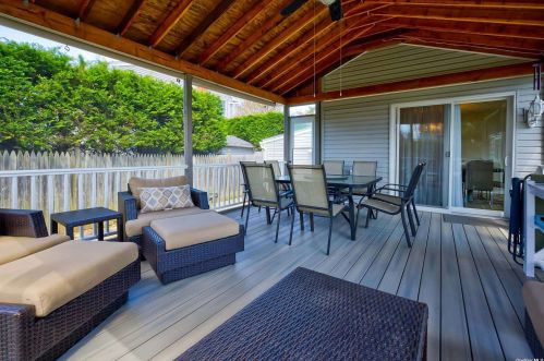 4 Inwood Pl, Huntington Station NY 11747-1519 exterior