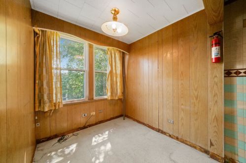 8417 Brandon Ave, Chicago IL 60617-4457 exterior