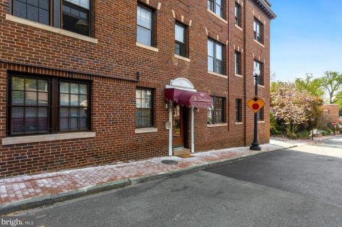 1697 32nd St, Washington DC  20007-2966 exterior