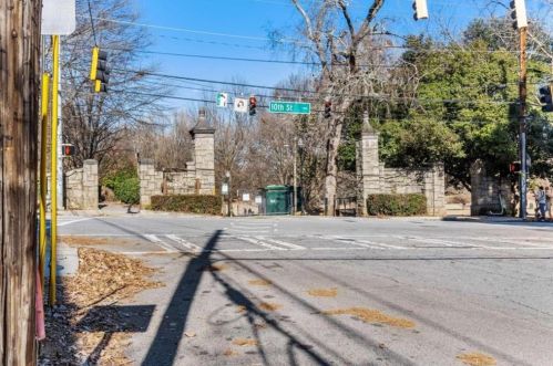 425 10th St, Atlanta GA  30309-5711 exterior