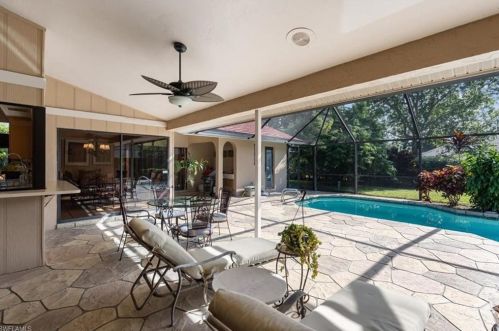 805 Bentwood Dr, Naples FL 34108-8221 exterior