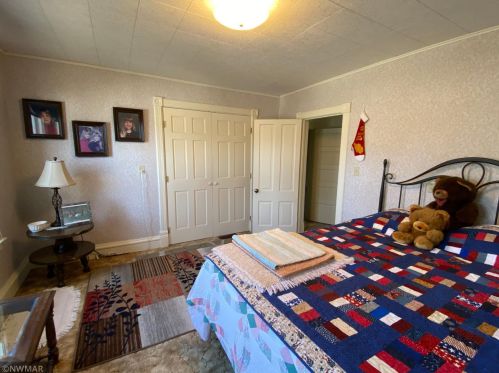 403 6th St, Fosston MN 56542-1106 exterior