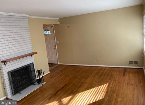 5904 Lemay Rd, Rockville MD  20851-2327 exterior