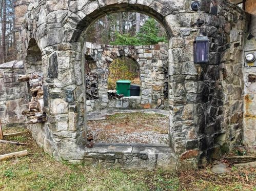 6514 Rockland Rd, Lithonia GA 30038-3438 exterior