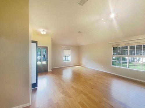 3616 Aspen Crk Pkwy, Austin TX 78749-6915 exterior