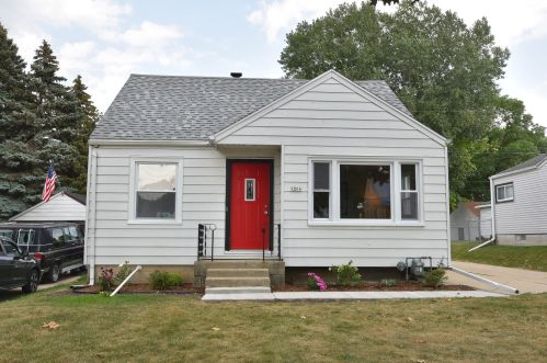 1204 95th St, Milwaukee WI  53214-2726 exterior