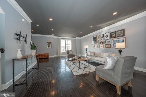 328 Lemonte St, Philadelphia PA 19128-4520 exterior