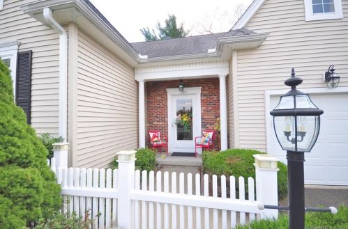 234 Kenswick Ln, Windsor, CT 06095-5223