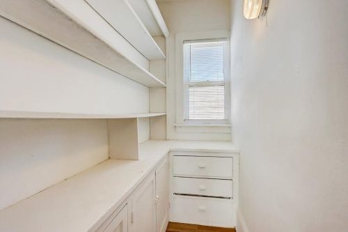 2438 7 St, Milwaukee WI 53215-3226 exterior