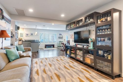 243 Valencia Dr, Fullerton CA 92831-4904 exterior