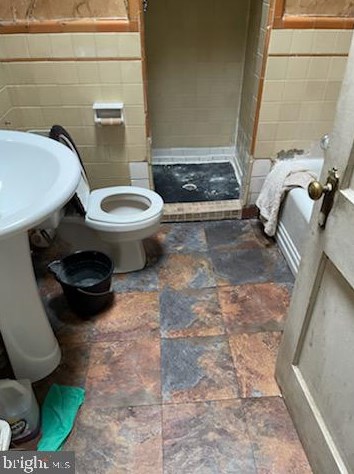 7305 Limekiln Pike, Philadelphia PA 19138-1334 exterior