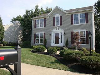 1057 Whispering Woods Dr, Moon Twp PA  15108-9034 exterior