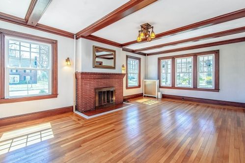 201 Longmeadow St, Springfield MA 01106-1337 exterior