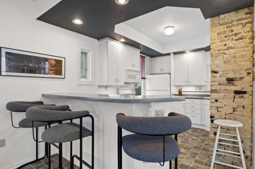 2044 Booth St, Milwaukee WI 53212-3406 exterior