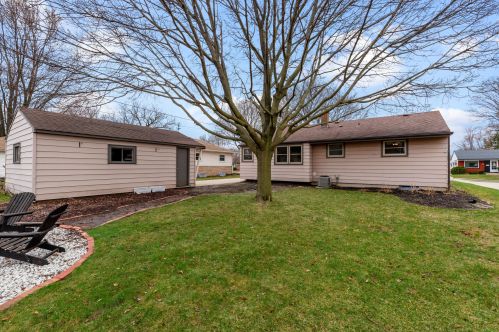 2886 94th St, Milwaukee WI  53227-3304 exterior