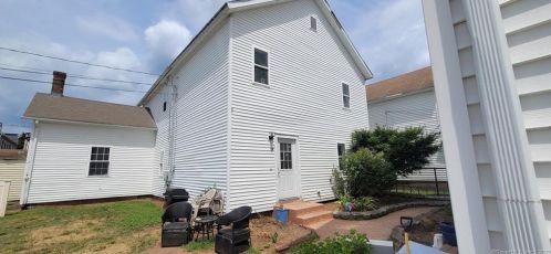 24 Meadow St, Wallingford CT 06492-3613 exterior