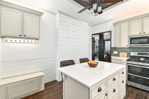 2946 Stowell Ave, Milwaukee WI 53211-3349 exterior