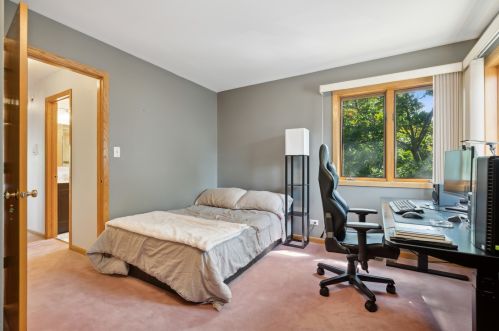 2802 Shields Ave, Chicago IL 60609-4530 exterior