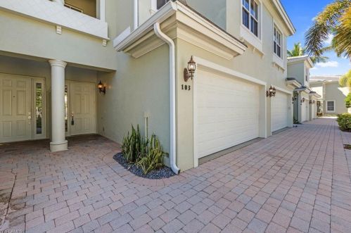 1410 Mariposa Cir, Naples, FL 24102-7271