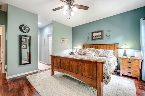 1427 White Oak Ln, Bull Valley IL 60098-6412 exterior