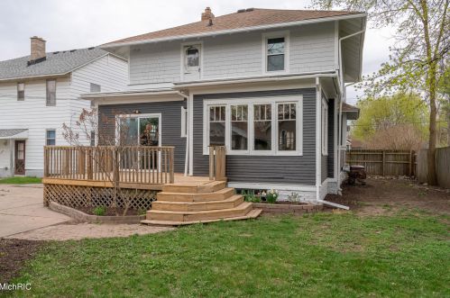 146 Travis St, Grand Rapids MI 49505-4638 exterior