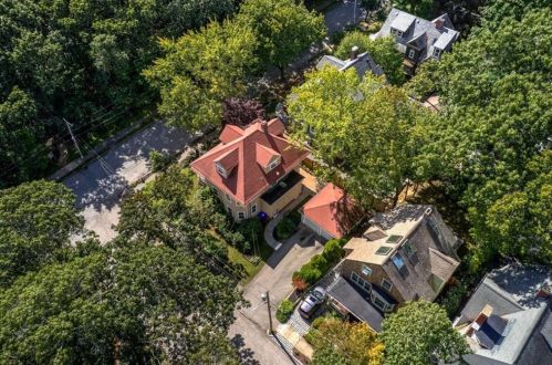 690 Angell St, Providence RI 02906-5309 exterior