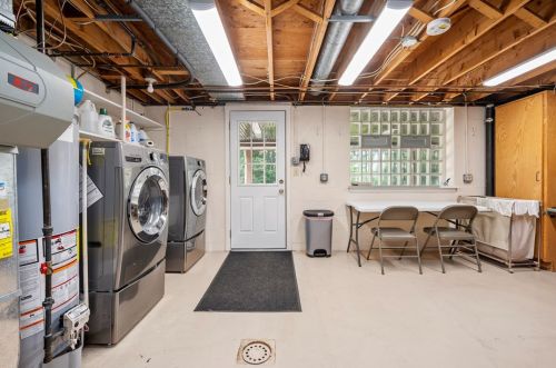 181 Penhurst Dr, Pittsburgh PA 15235-5318 exterior